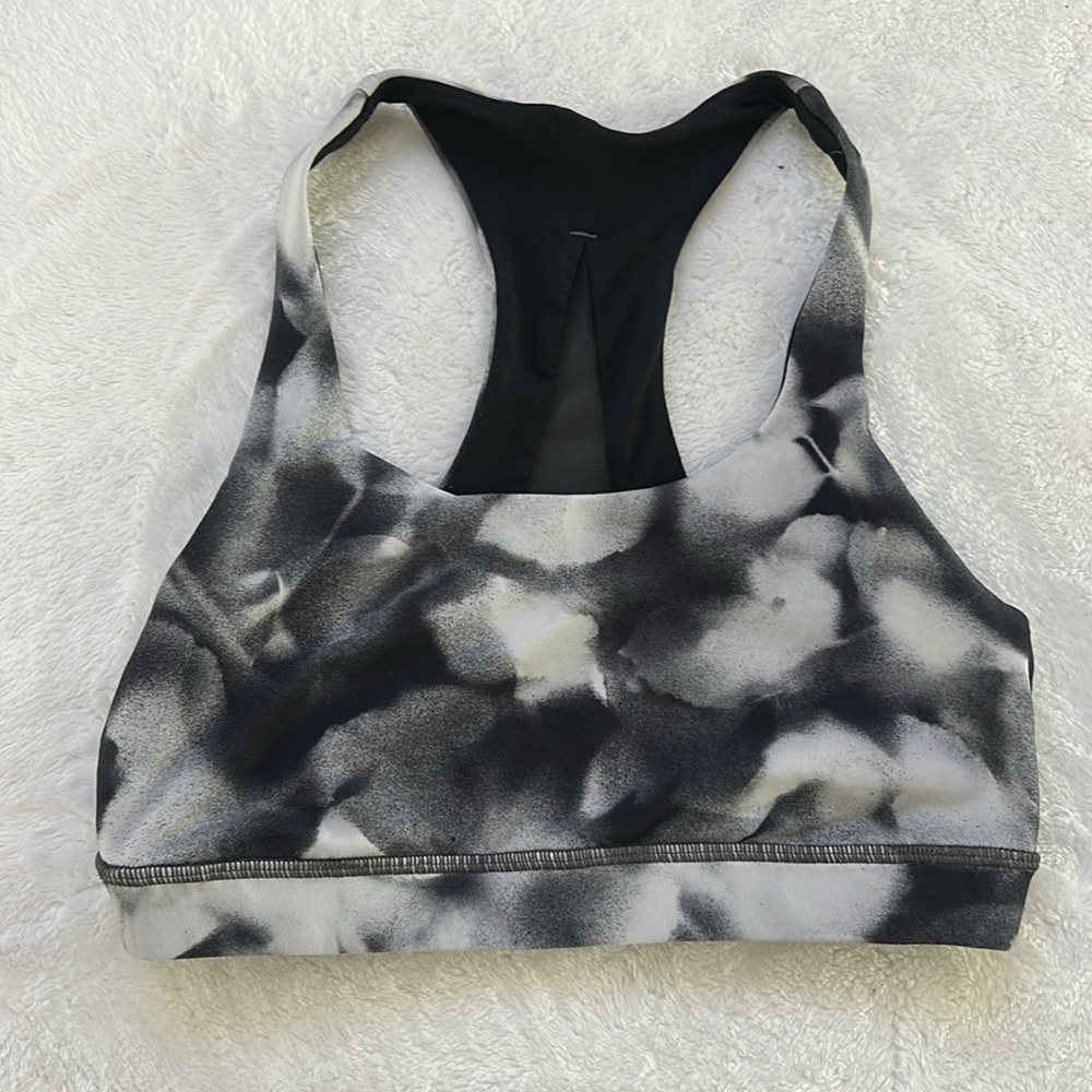 Lululemon mesh back sports bra size 6